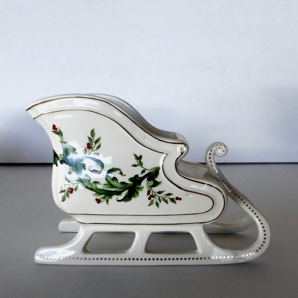 FTD Vintage Rare Hard Find Santas Porcalin Sliegh Gold Trim Holiday Limited